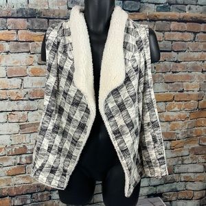 Cavalini by Cavalinii back & white plaid Sherpa Open Vest sz L
